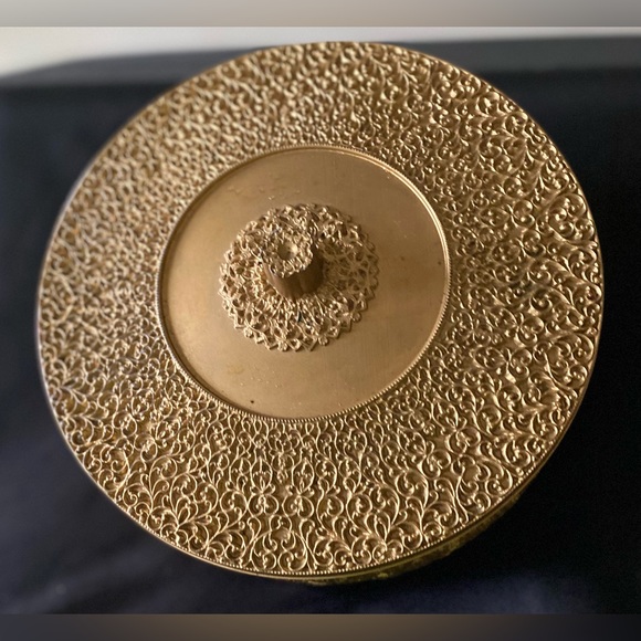 Vintage MCM Ornate Gold Hollywood Regency Round Lidded Storage Sewing Box - Picture 5 of 10